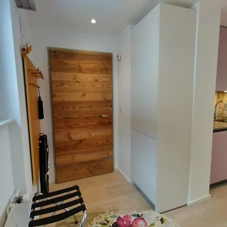 Montanji 7- Neu Renoviert, Tolle Aussicht! Apartment